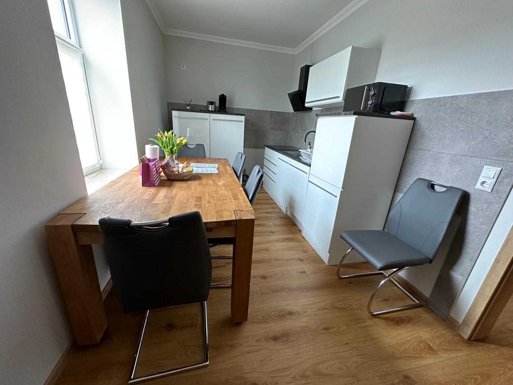Schoene 2 Raumwohnung In *